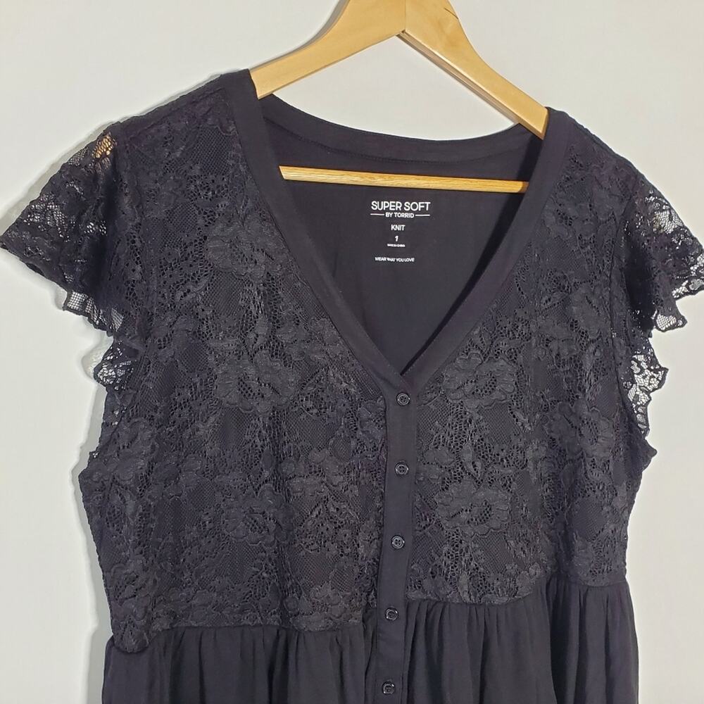 Torrid Super Soft Knit Black lace and jersey knit black Cap sleeve top Size 1x
